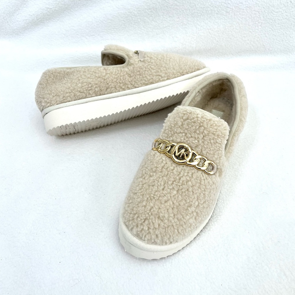 MICHAEL Michael Kors Women's Noa Cozy Chain Fleece Slippers